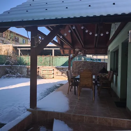 Dom Pre Hosti Blizko Centra Bb דירה *