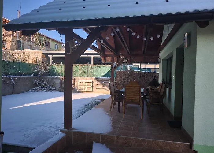 Dom Pre Hosti Blizko Centra Bb דירה *